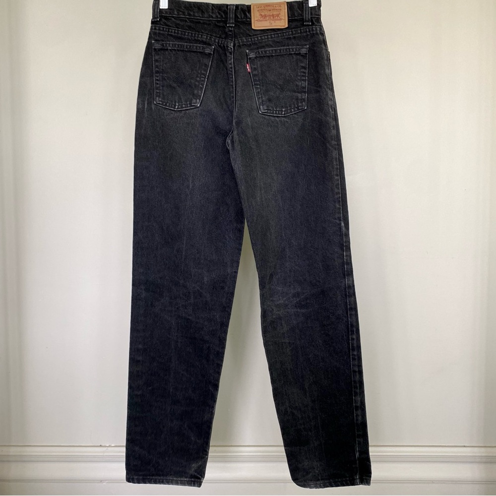 Vintage Levi’s 535 high-waisted black jeans. 🖤 - Picture 3 of 5
